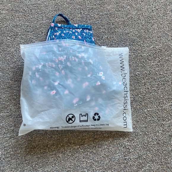 Bikini - Picture 2 of 2